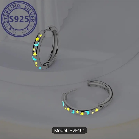 925 Sterling Silver Glow In The Dark Moon & Star Hoop Earrings - Picture 1 of 12